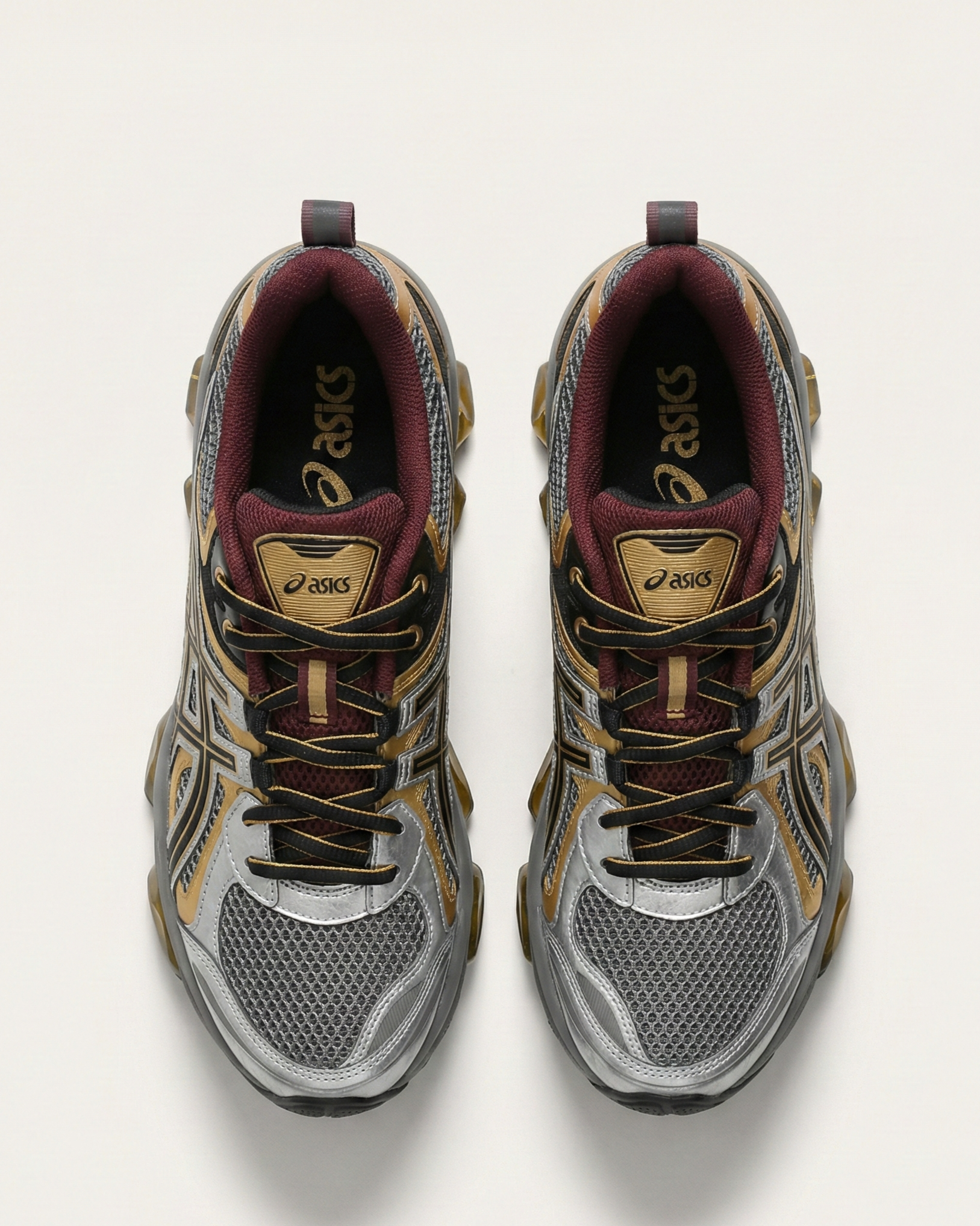 ASICS - Retro Tech Running Shoes - Silver/Gold