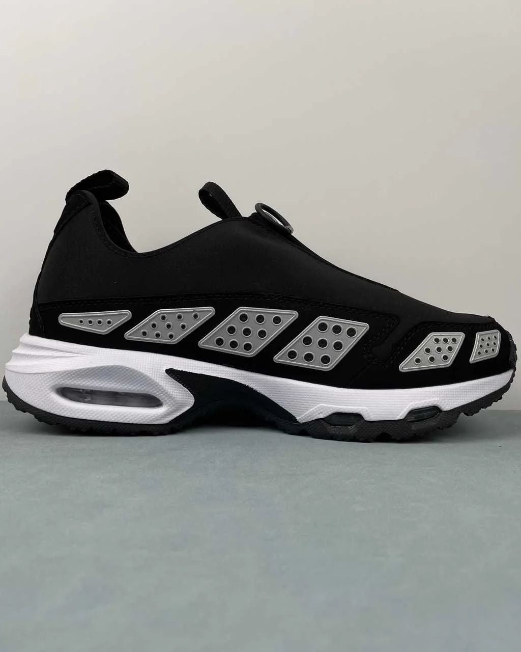 Nike - Air Max 96 Slip Sneakers - Black / White / Grey