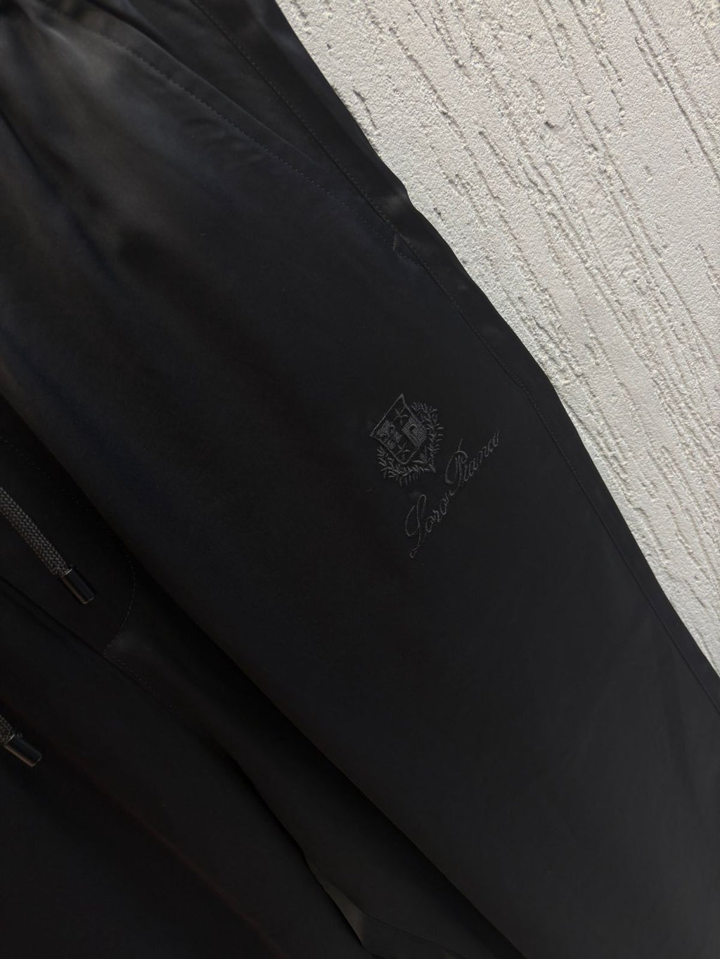 Loro Piana - Embroidered Crest Straight-Leg Track Pants | Jet Black