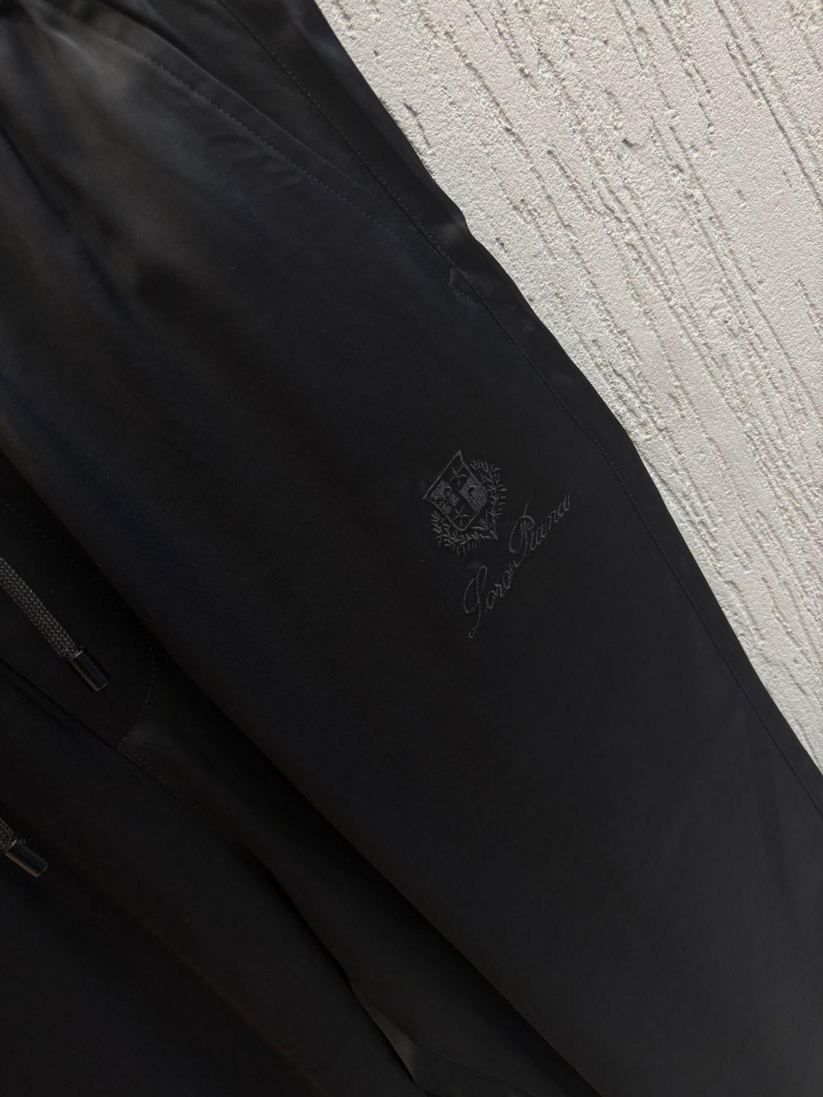 Loro Piana - Embroidered Crest Straight-Leg Track Pants | Jet Black