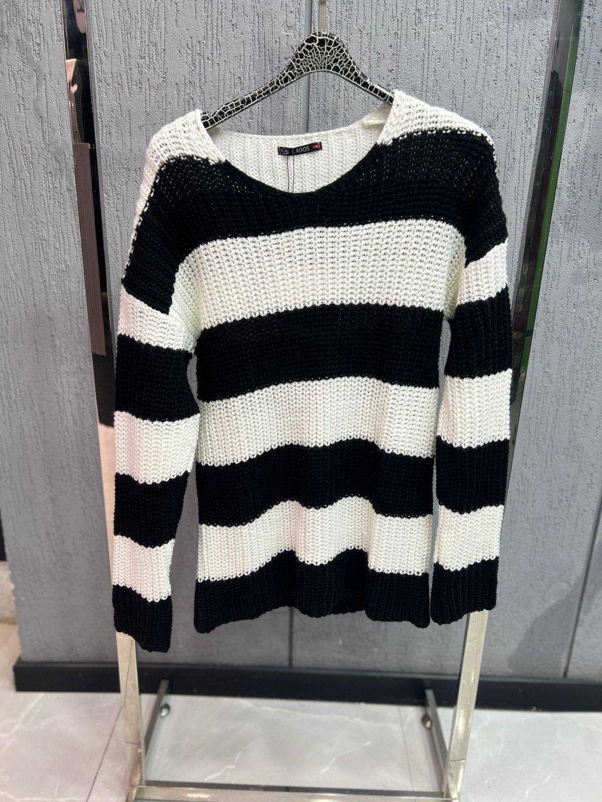 LAGOS - Bold Stripe Heavy-Gauge V-Neck – Noir & Ivory