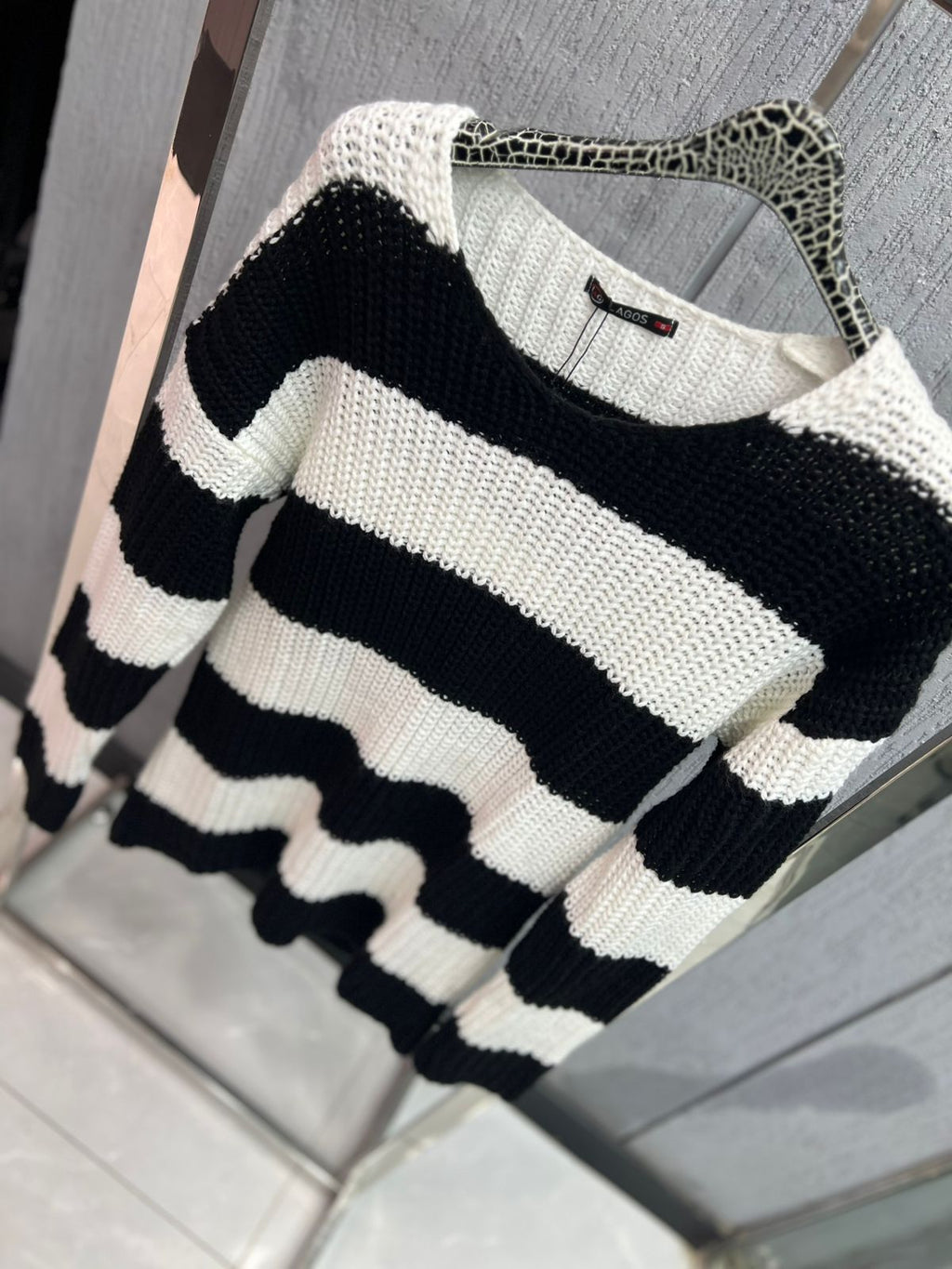 LAGOS - Bold Stripe Heavy-Gauge V-Neck – Noir & Ivory