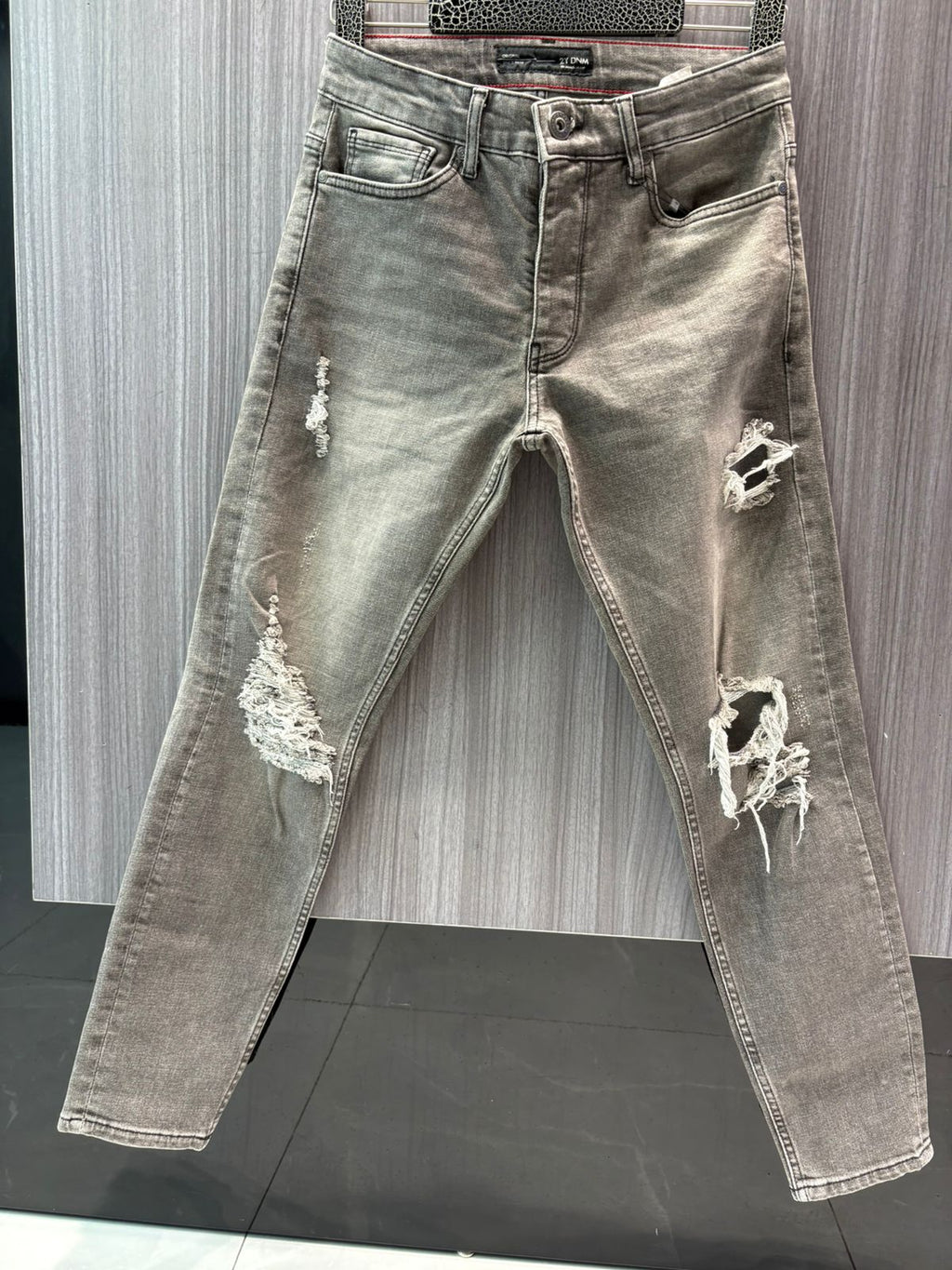 2Y DNM - Premium Distressed Grey Wash Tapered Jeans