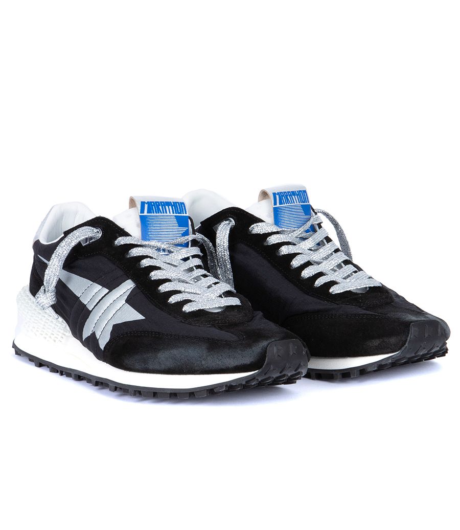 Golden Goose Marathon - Sneakers in Black with Silver Star & Laces