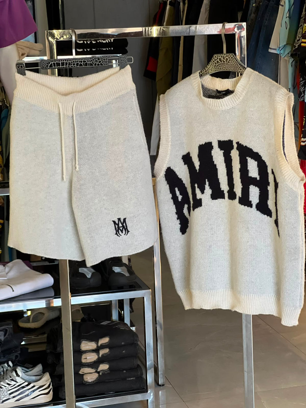 Seet Amiri Gray